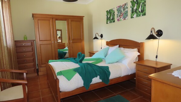 3 soverom, strykejern/-brett, wi-fi og sengetøy