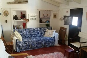 TV, fireplace, stereo