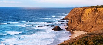 Lovely 1-Bed House in tradicional house arrifana