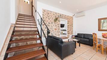 Télévision, table de tennis de table