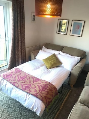 2 slaapkamers, een strijkplank/strijkijzer, wifi, beddengoed