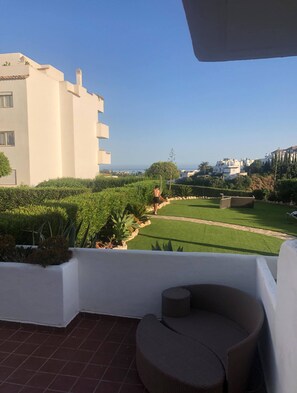 Property grounds - 3-Bed Apartment-Estepona/Marbella, Close to Beach (Estepona)