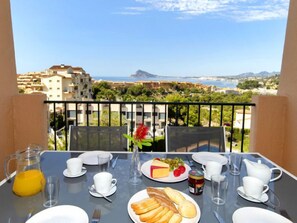 Outdoor dining - Residencial Jazmines by Interhome (Calpe/Calp)