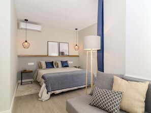 2 habitaciones, tabla de planchar con plancha, internet y ropa de cama 