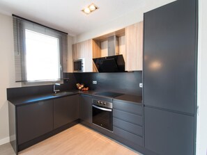 Refrigerador, microondas, horno y lavavajillas 