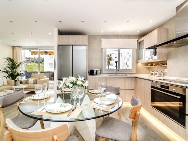 Fridge, microwave, oven, dishwasher