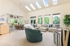 Fernseher, Tischtennisplatte