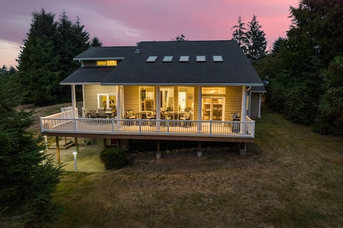 Forested Coastal Paradise With Views, Epic Game Room, Shuffle Board, Ping Pong, 1/2 Mile to Ocean