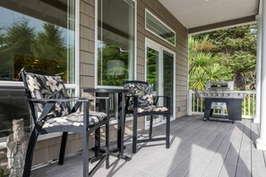 Property grounds - Forested Coastal Paradise With Views, Epic Game Room, Shuffle Board, Ping Pong, 1/2 Mile to Ocean (Rockaway Beach)