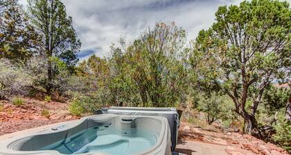 Sedona Expanse Red Rock View, Hot Tub, Outdoor Dining+Deck, Well Stocked, Great Location!