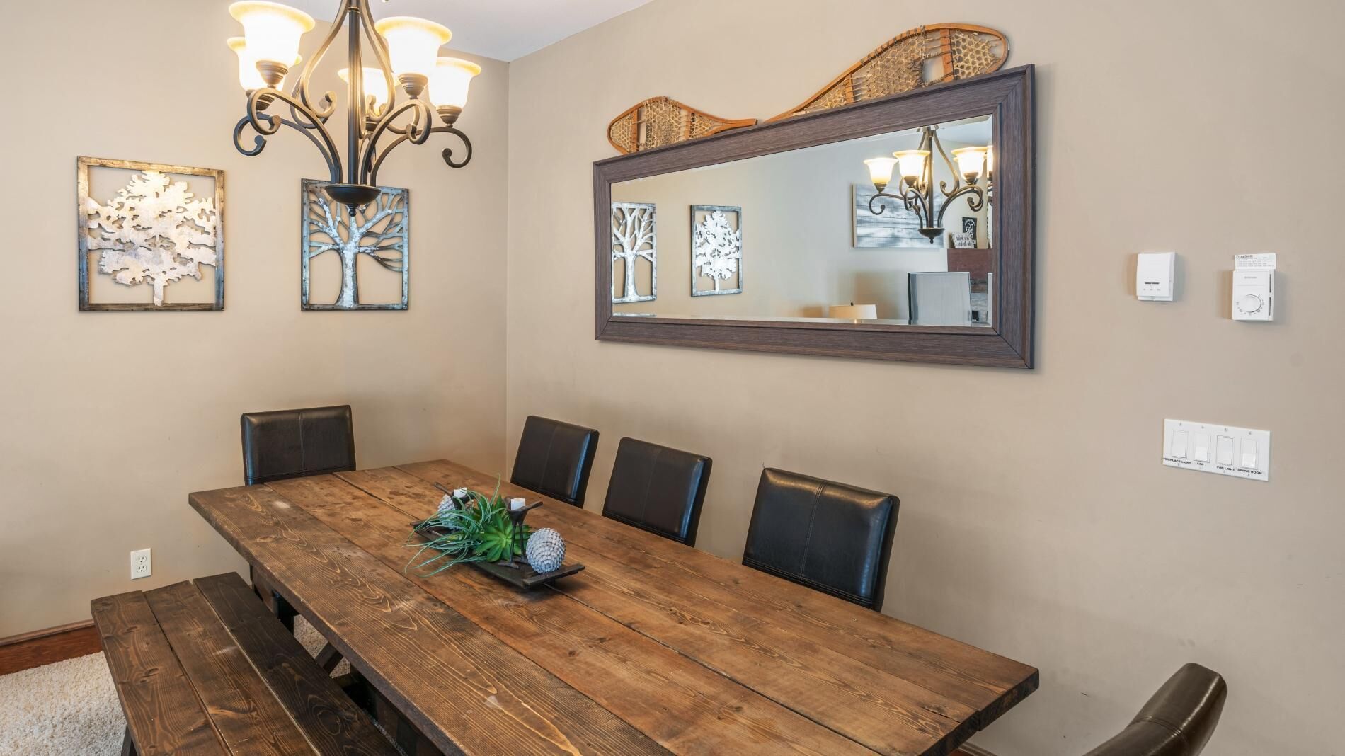 Deluxe Condo, 2 Bedrooms, Hot Tub, Slope side (2 Bedrooms) | Dining