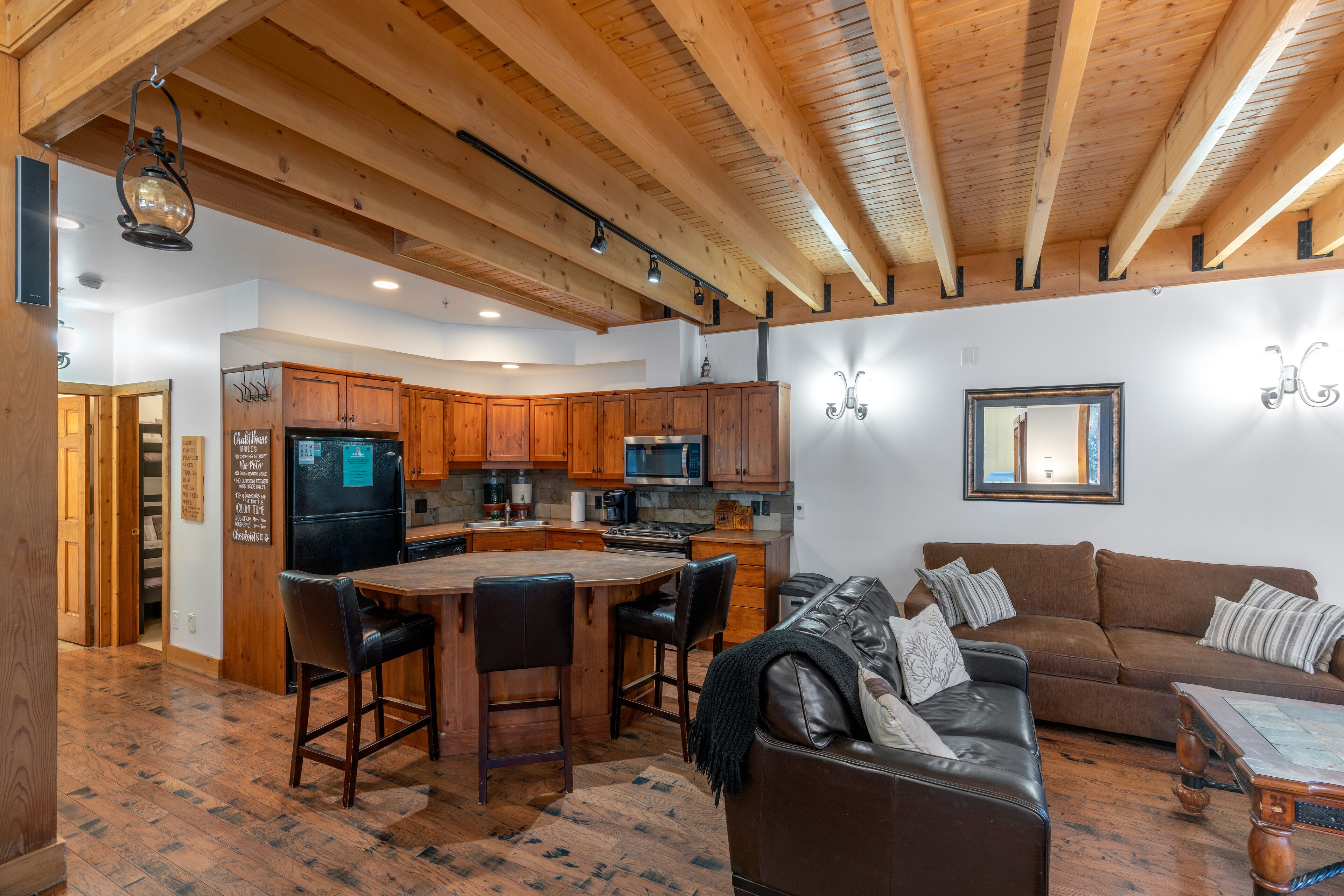 Duplex, 5 Bedrooms, Mountain View, Slope side (5 Bedrooms) | Private kitchen | Microwave, oven, coffee/tea maker, electric kettle