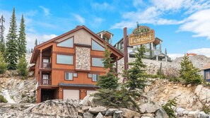 Exterior - Forest Lane Hideaway - Luxurious Family Friendly Home with Private Hot Tub (Beaverdell)