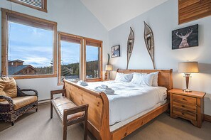 Duplex, 5 Bedrooms, Mountain View, Slope side (5 Bedrooms) | 5 bedrooms, iron/ironing board, bed sheets - Forest Lane Hideaway - Luxurious Family Friendly Home with Private Hot Tub (Beaverdell)