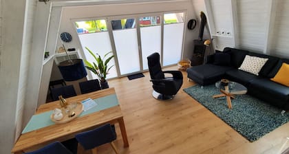 Nurdachhaus "Murmel 4" , Ladestation f. Elektroautos, Kamin, Strandkorb, WLAN