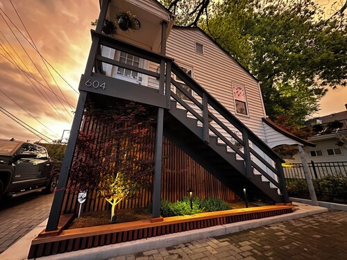 Private Guest Home steps from Paseo Arts District