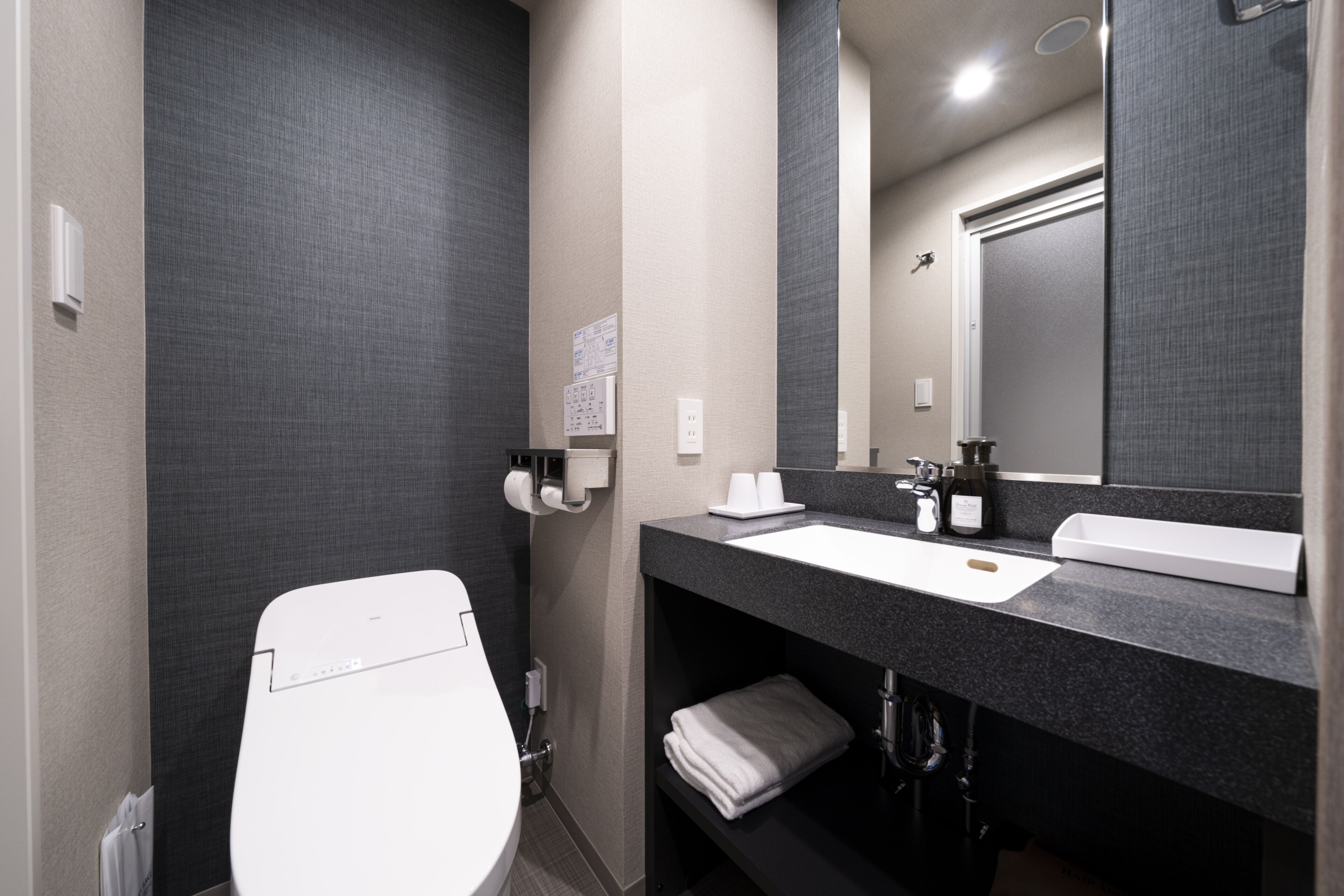 standard double room, non smoking | bathroom | hair dryer, slippers, bidet, towels