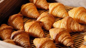 Daily buffet breakfast for a fee