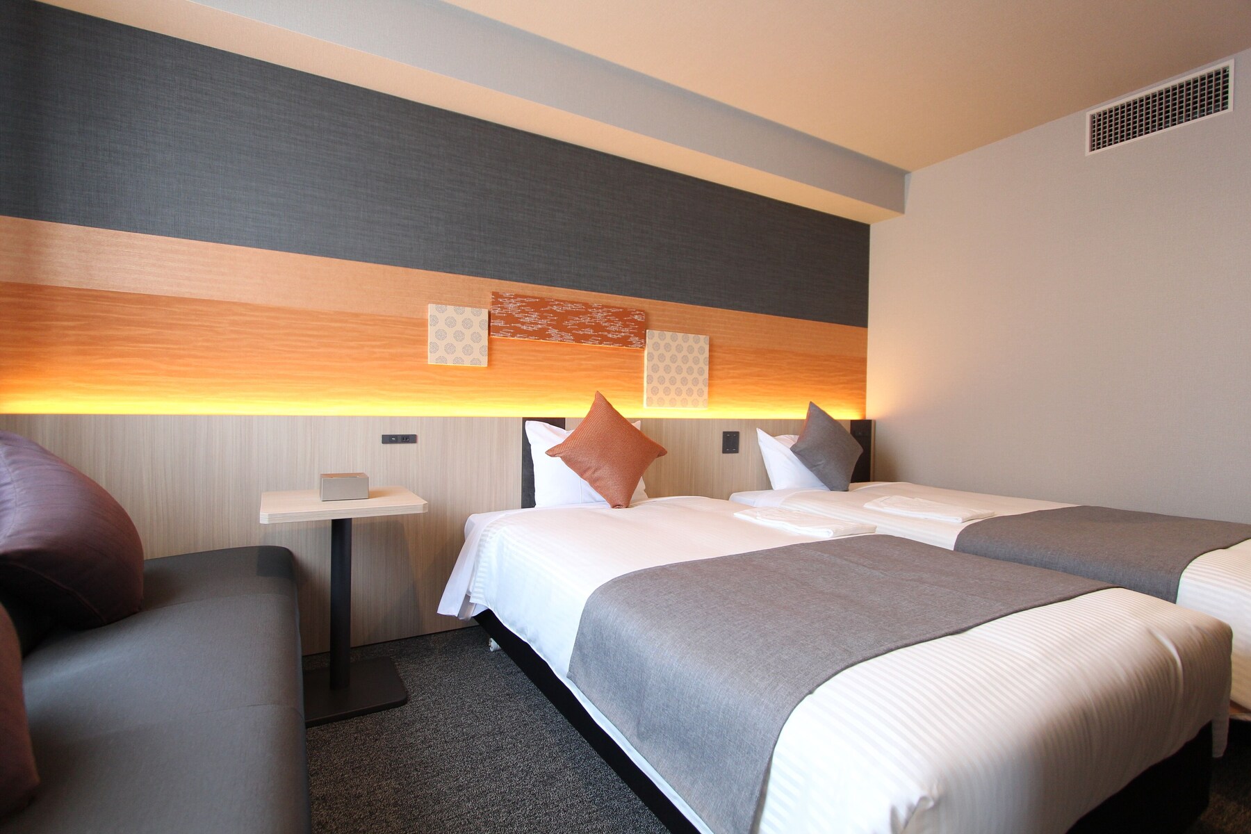 Moderate Twin, Non Smoking | In-room safe, iron/ironing board (on request), WiFi (free), bed sheets