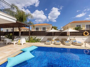 Pool - Contempory, bright and spacious villa a couple of minutes walk from Malama beach!! (Paralimni)