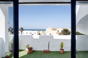 Interior - Apartment Duplex con vistas al mar Near the Beach with Sea View, Wi-Fi & Terrace (Tarifa)