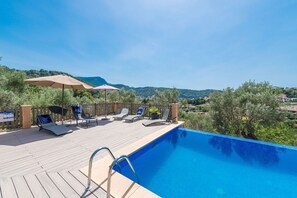 Pool - Casa "Can Tamany" with Mountain Views, Shared Pool, Garden & Wi-Fi (Port de Sóller)