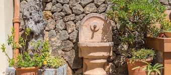 Villa "Can Baixo" with Sea View, Wi-Fi, Shared Garden & Pool