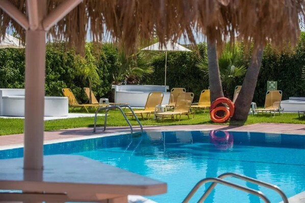 Outdoor pool - Icandy Malia (Hersonissos)