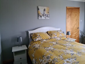 4 Schlafzimmer, BĂŒgeleisen/BĂŒgelbrett, Reisekinderbett, kostenloses WLAN