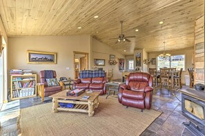 TV, fireplace, DVD player, ping pong - Sun-Soaked Fairplay Retreat w/ Private Deck! (Fairplay)