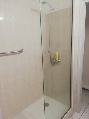 Dusche, Handtücher, Seife, Toilettenpapier