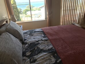 4 Schlafzimmer, Bügeleisen/Bügelbrett, Reisekinderbett, Bettwäsche