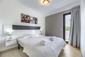 2 bedrooms, iron/ironing board, internet, bed sheets - Esmeralda apartment in Ibiza!!! 101 (Ibiza / Eivissa)