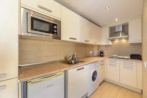 Fridge, microwave, toaster, high chair - Esmeralda apartment in Ibiza!!! 102 (Ibiza / Eivissa)