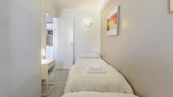 2 makuuhuonetta, silitysrauta/-lauta, internet, vuodevaatteet