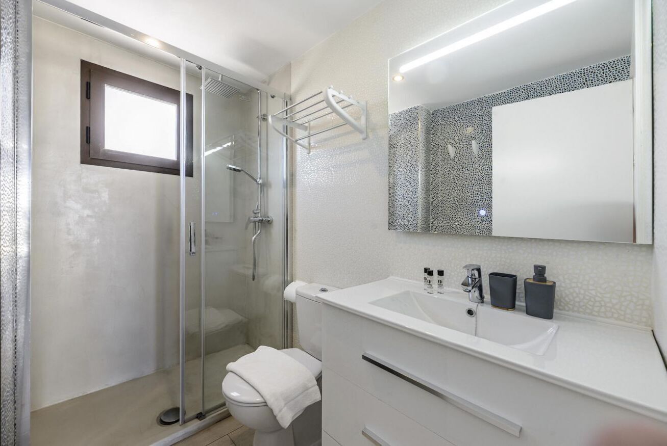 Dusche, Handtücher, Shampoo
