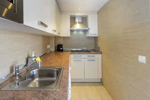 Microwave, toaster, dining tables - Esmeralda apartment in Ibiza!!! 202 (Ibiza / Eivissa)