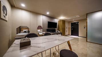 Suite Twin Room | Individually decorated, individually furnished, free WiFi, bed sheets