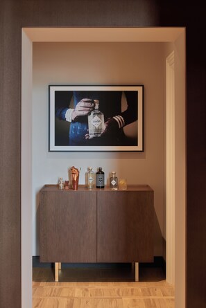 Double Room (Cathedral view) | Minibar, in-room safe, individually decorated, individually furnished - Amabilia Suites (Milan)