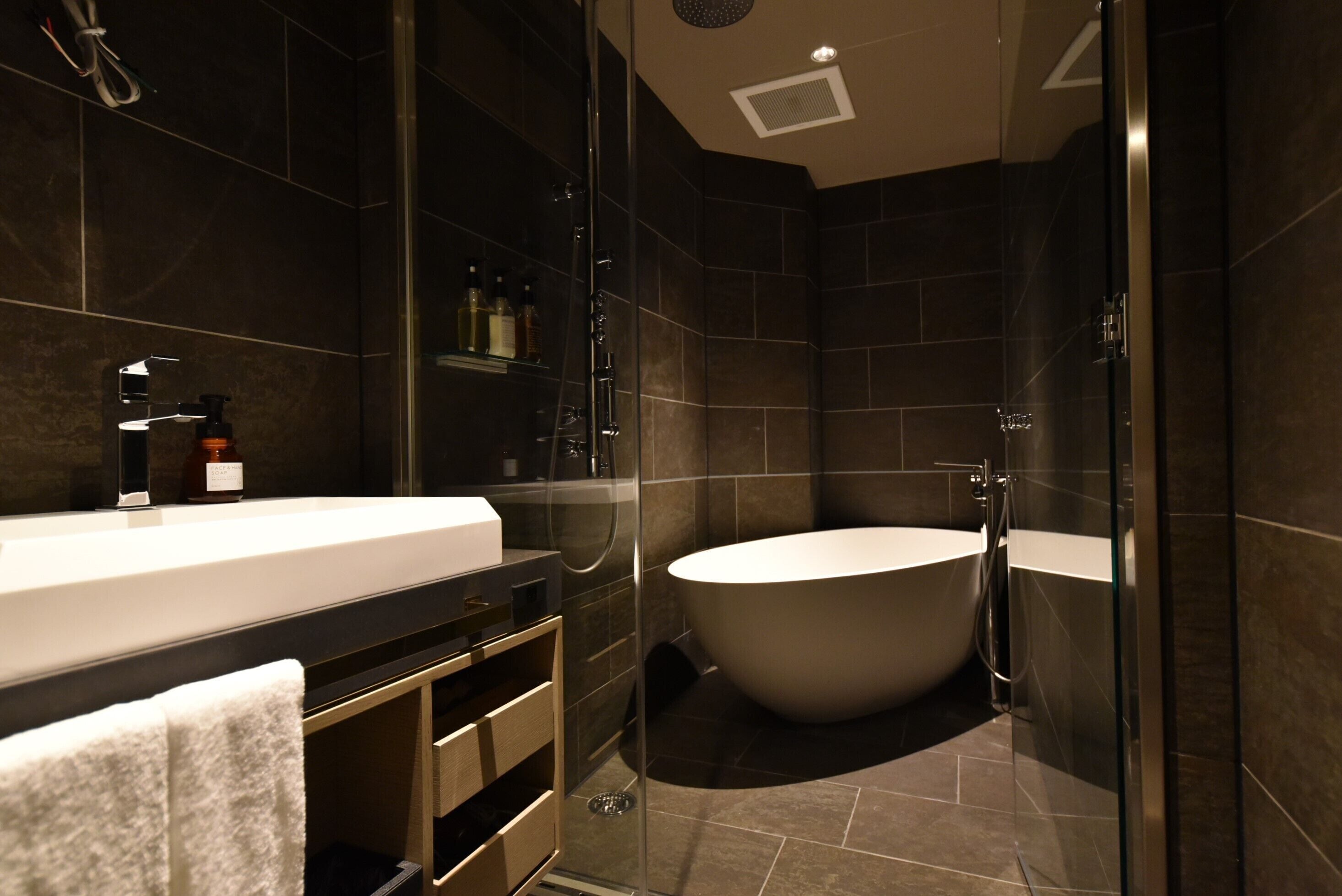 premier, non smoking | bathroom | free toiletries, hair dryer, slippers, electronic bidet