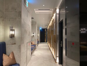 Hallway - Hotel Cordia Osaka Hommachi (Osaka)