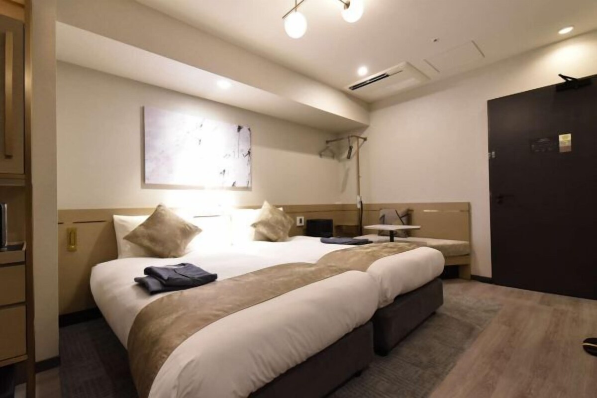 ตู้นิรภัยในห้องพัก, โต๊ะทำงาน, ผ้าม่านกันแสง, Wi-Fi ฟรี