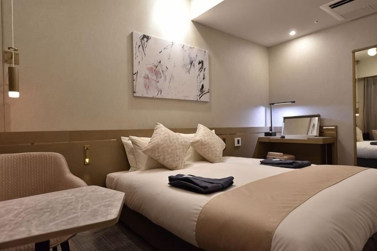 ตู้นิรภัยในห้องพัก, โต๊ะทำงาน, ผ้าม่านกันแสง, Wi-Fi ฟรี
