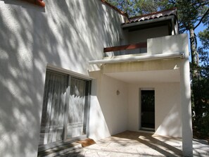Exterior detail - Charming Villa for 6 in Wooded Area, 300m from Beach (La Tranche-sur-Mer)