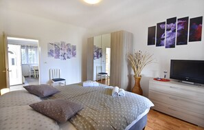 1 chambre, fer et planche à repasser, Wi-Fi gratuit, draps fournis