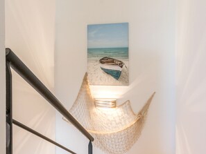 Interior - Coastal Retreat: Modern Home 100m from Sea, Close to Shops, Spacious Garden, WiFi, Baby-Friendly (Assérac)