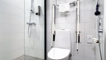 Twin Room | Bathroom | Shower, bidet, towels, soap