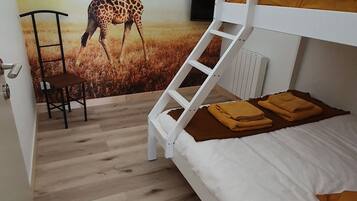 4 bedrooms, free WiFi, bed sheets