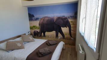 4 bedrooms, free WiFi, bed sheets