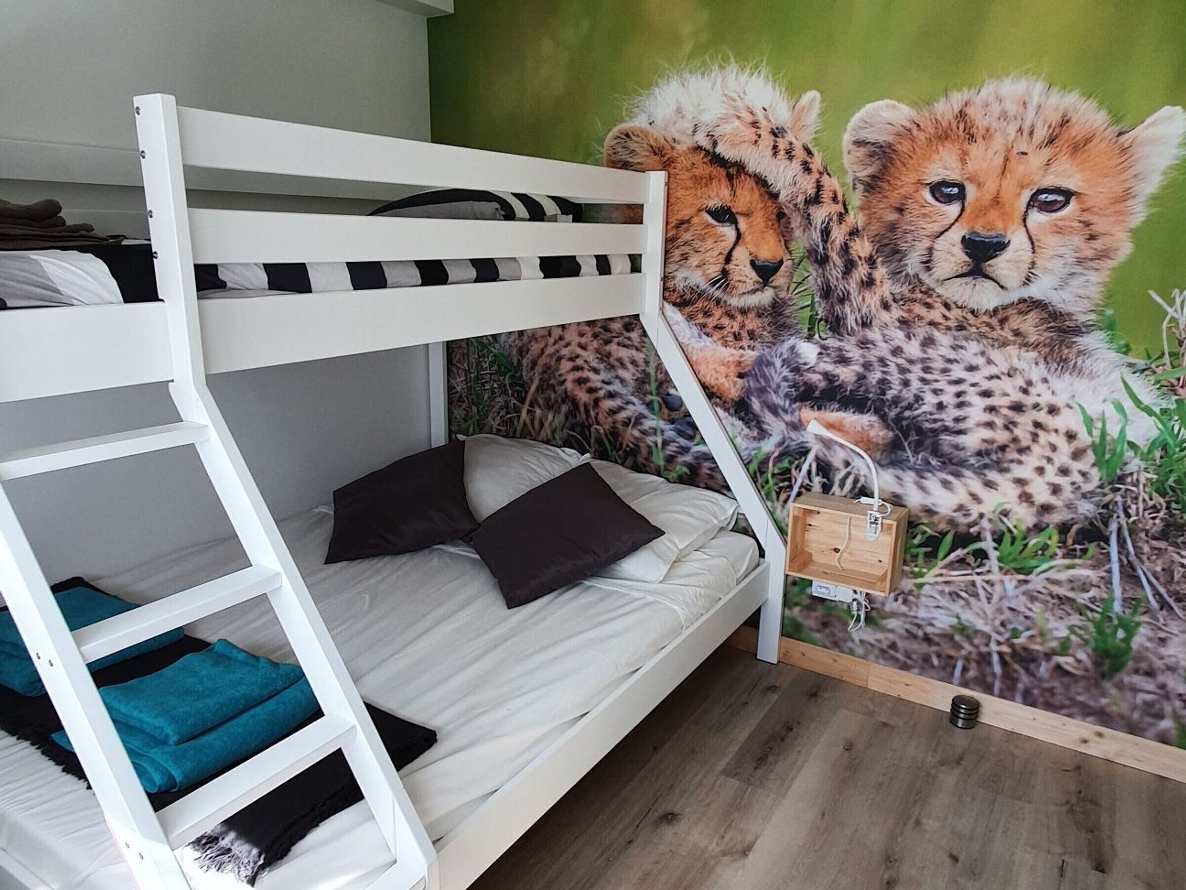 4 bedrooms, free WiFi, bed sheets